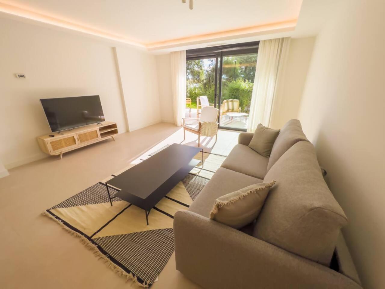 Bajo Con Jardin En La Milla De Oro Apartment Marbella Exterior photo